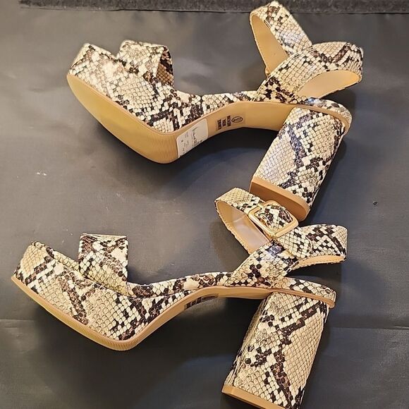 BRAND NEW SODA MACEY PYTON SLADIES WOMEN'S BLOCK HEEL SANDALS G1 - Picture 8 of 16